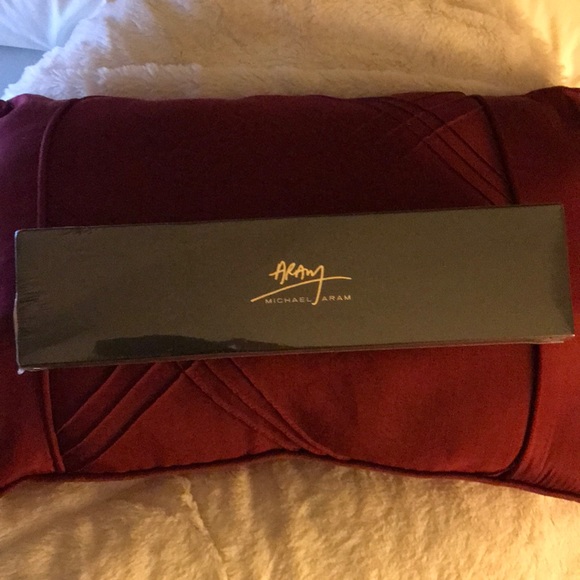 Brand New Cast Iron Serving Set - Picture 2 of 8